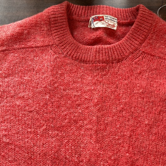Smith’s Bermuda Red Pure Shetland Wool. Size 36. Gently pre-loved Condition 9/10 - Picture 4 of 7